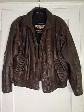 Men's Large Colebrook Co Vintage Leather Bomber Jacket - Worldwide Friends patch